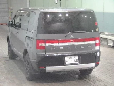 Mitsubishi DELICA D5