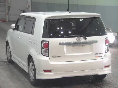 Toyota COROLLA RUMION