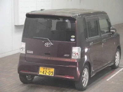 Toyota PIXIS SPACE