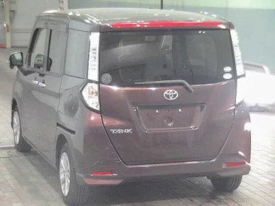 Toyota TANK