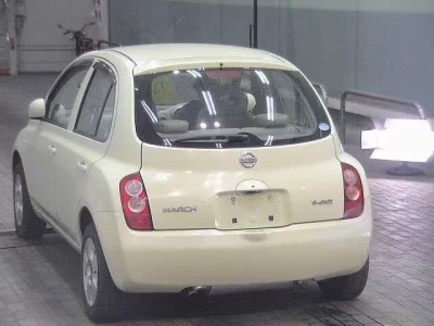 Nissan MARCH