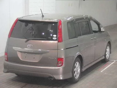 Toyota ISIS