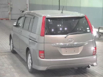 Toyota ISIS