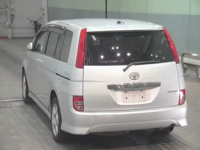 Toyota ISIS