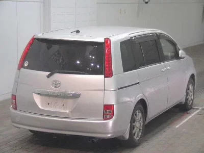 Toyota ISIS