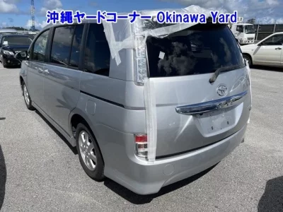 Toyota ISIS