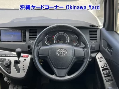 Toyota ISIS