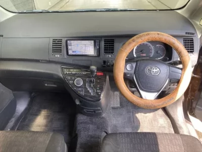Toyota ISIS