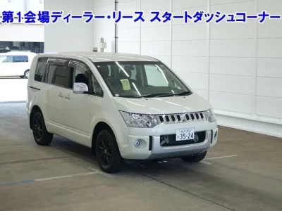 Mitsubishi DELICA D5