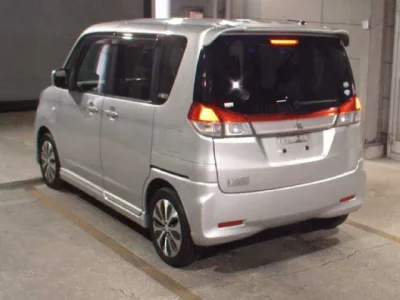 Mitsubishi DELICA D2
