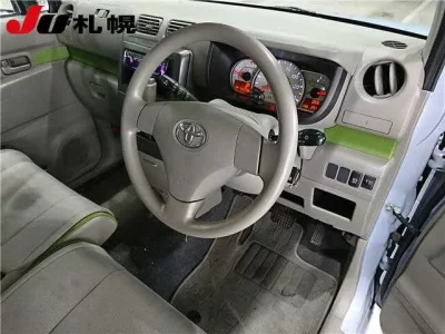 Toyota PIXIS SPACE