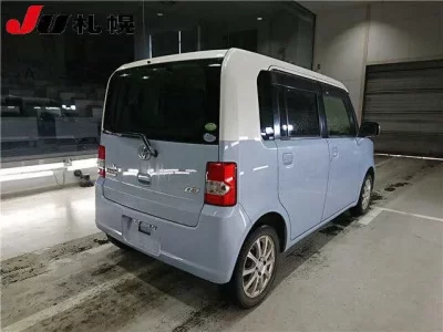 Toyota PIXIS SPACE