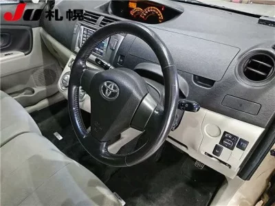 Toyota PASSO SETTE