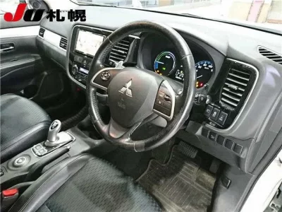 Mitsubishi OUTLANDER PHEV