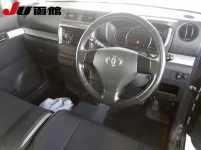 Toyota PIXIS SPACE