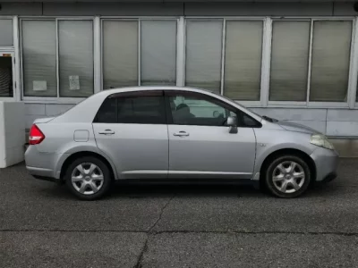 Nissan TIIDA LATIO