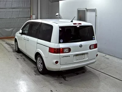 Nissan LAFESTA