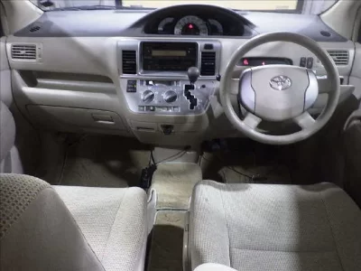 Toyota RAUM