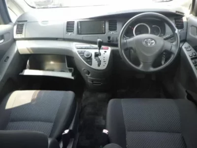 Toyota ISIS