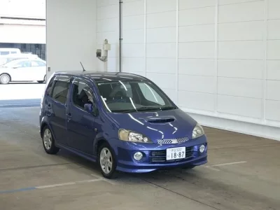 Daihatsu YRV