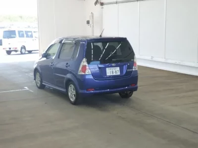 Daihatsu YRV