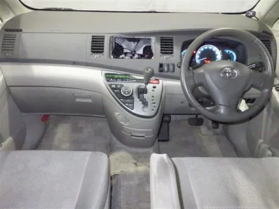 Toyota ISIS