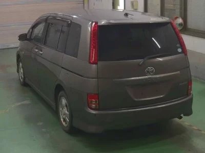 Toyota ISIS