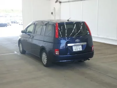 Toyota ISIS