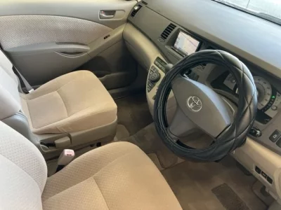Toyota ISIS