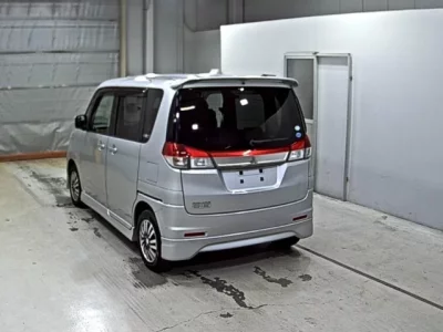 Mitsubishi DELICA D2