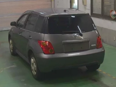 Toyota IST