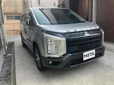 Mitsubishi DELICA D5