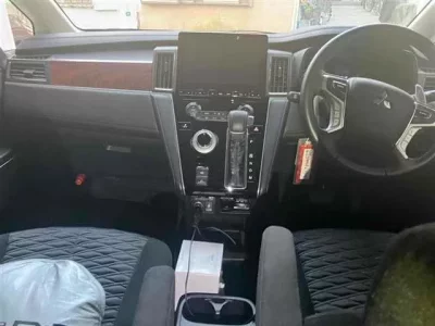 Mitsubishi DELICA D5