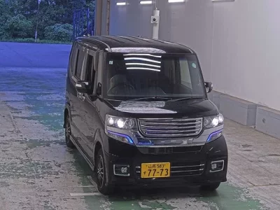 Honda N BOX SLASH