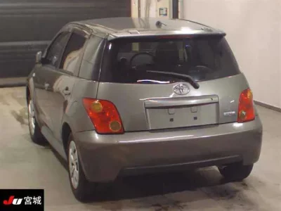 Toyota IST