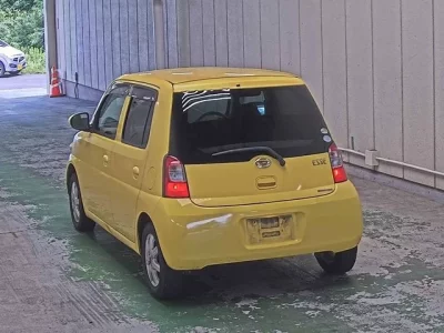 Daihatsu Esse