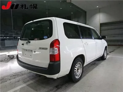 Toyota SUCCEED