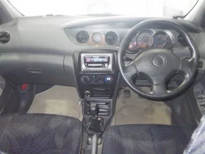 Daihatsu YRV
