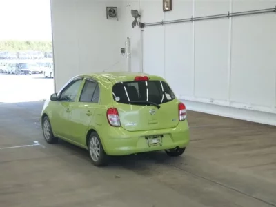 Nissan MARCH