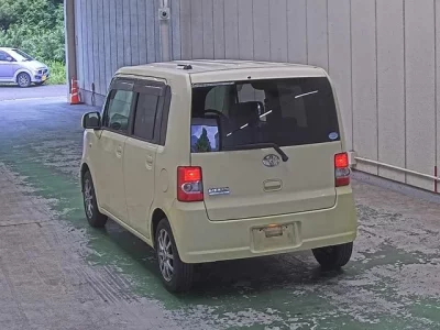 Toyota PIXIS SPACE