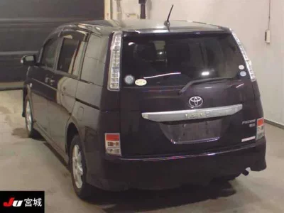 Toyota ISIS