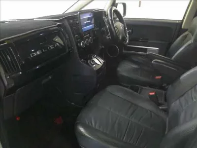 Mitsubishi DELICA D5