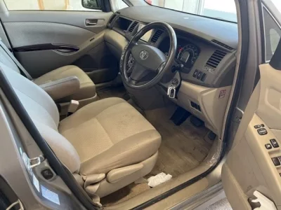 Toyota ISIS