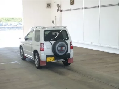 Mitsubishi PAJERO MINI