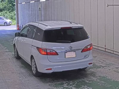 Nissan LAFESTA