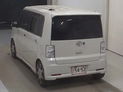 Toyota PIXIS SPACE