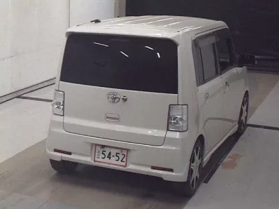 Toyota PIXIS SPACE