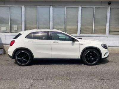 Mercedes-Benz GLA CLASS