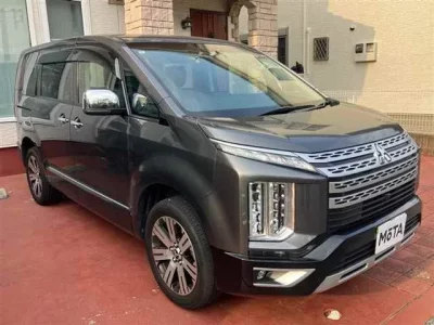 Mitsubishi DELICA D5