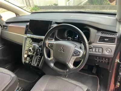 Mitsubishi DELICA D5